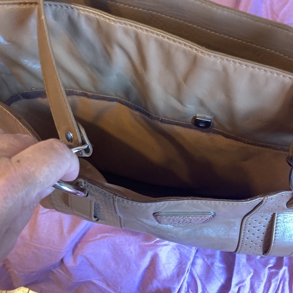 Wilson Leather tan weekend/overnight bag - Picture 3 of 9